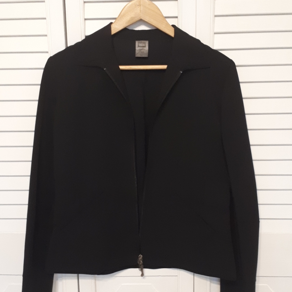 REI Black jacket. Size M. Nylon and Spandex.
